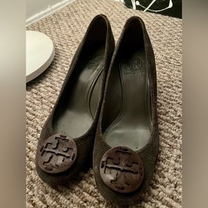 Tory Burch Woman’s Gray Suede shoes 🖤